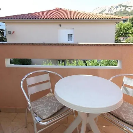 Apartment In Mit Eigenem Balkon - B59598